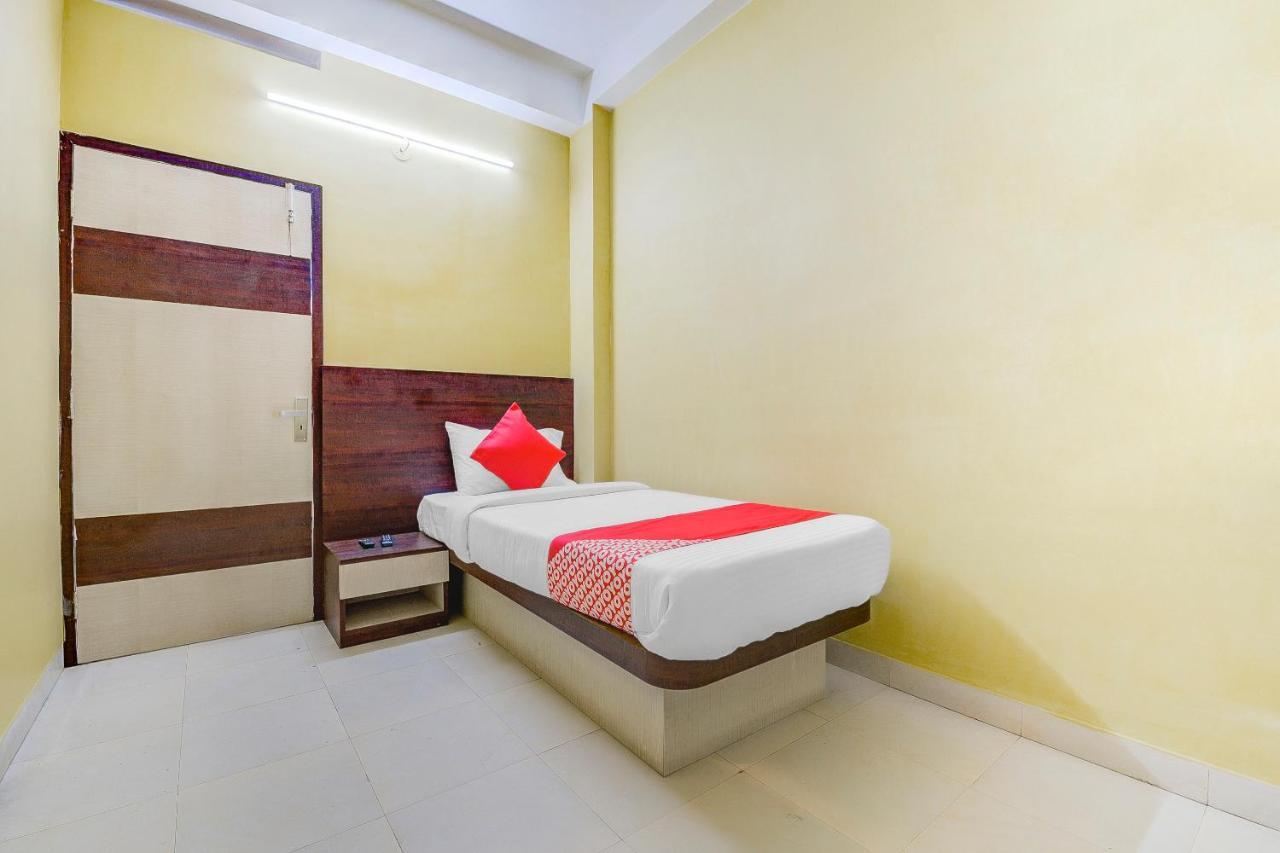 Oyo 13521 Sudhriti Hotel Siliguri Exterior photo