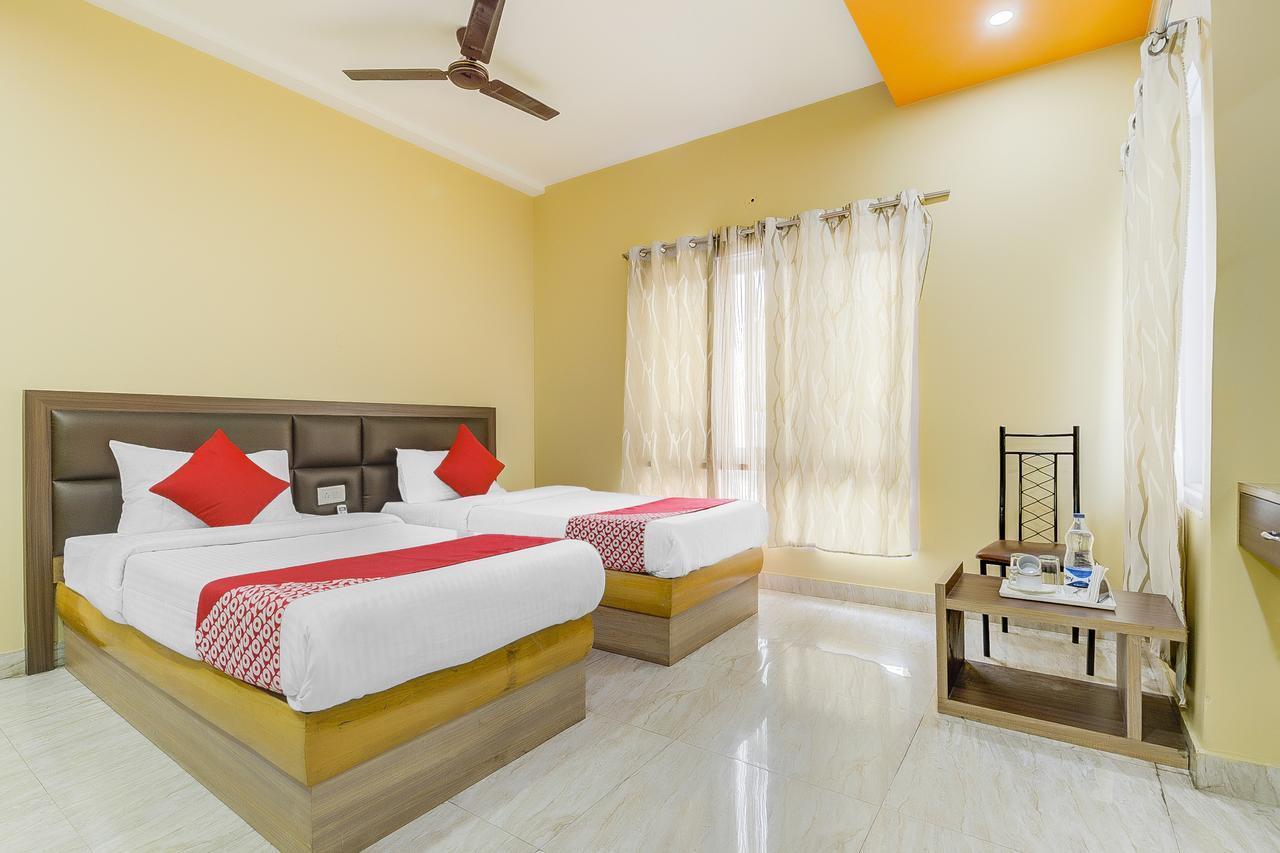 Oyo 13521 Sudhriti Hotel Siliguri Exterior photo